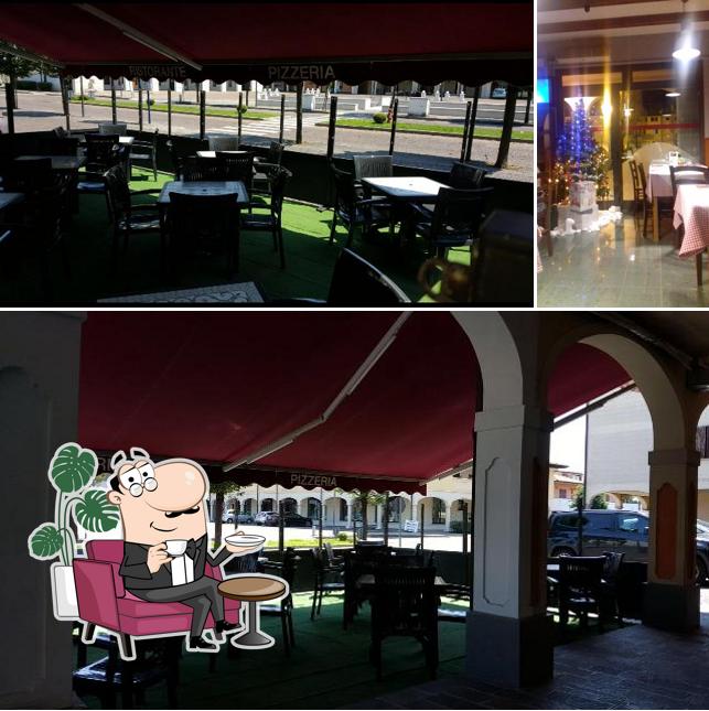 Pizzeria La Piazzetta - Servizio anche a domicilio