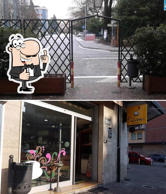 Guarda la immagine di Bar sottosopra tabaccheria Strazzari
