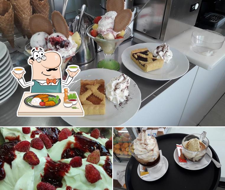 Platti al Gelateria Settimo Gelo