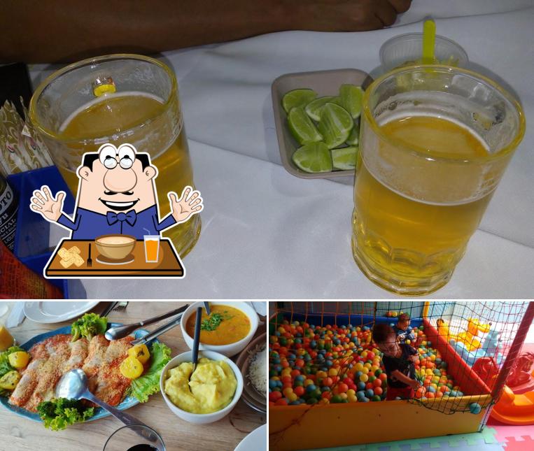 A comida e área de lazer do restaurante