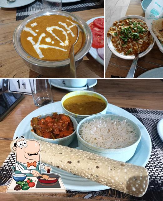 Chicken curry at Kake Di Hatti - Ambikapur