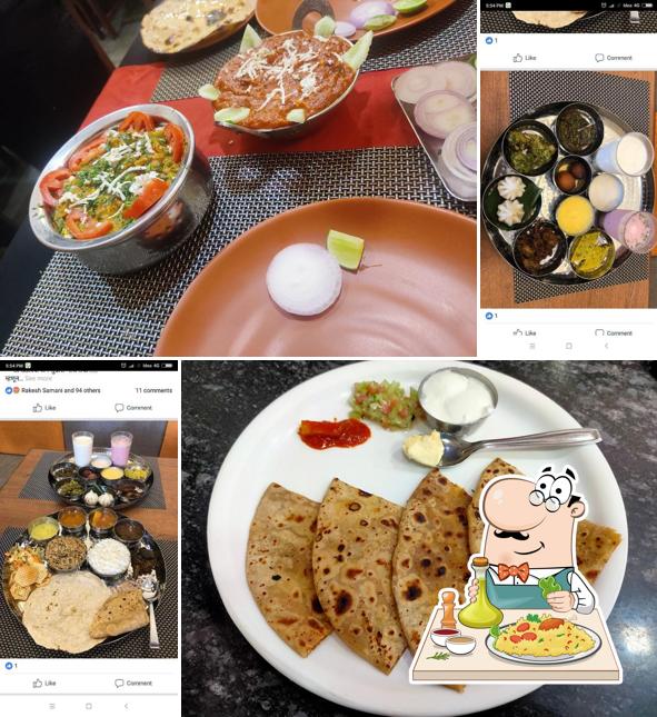 Food at Mai Marathi Shri Mahalaxmi Mahila Gruh Udhayog
