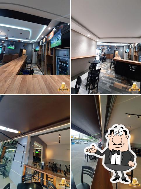 O interior do Saint Adrian Empório & Bar