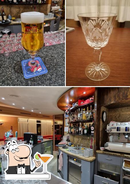 Goditi un drink dal menu