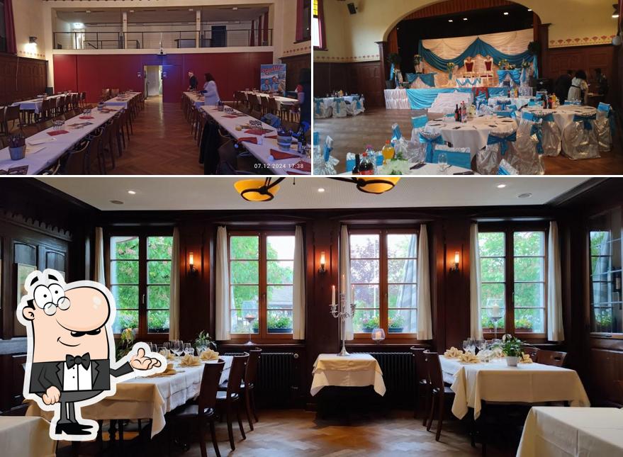 Siediti a un tavolo di Rössli Rothrist