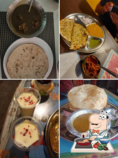 Chicken curry at kks basket Delhi streets