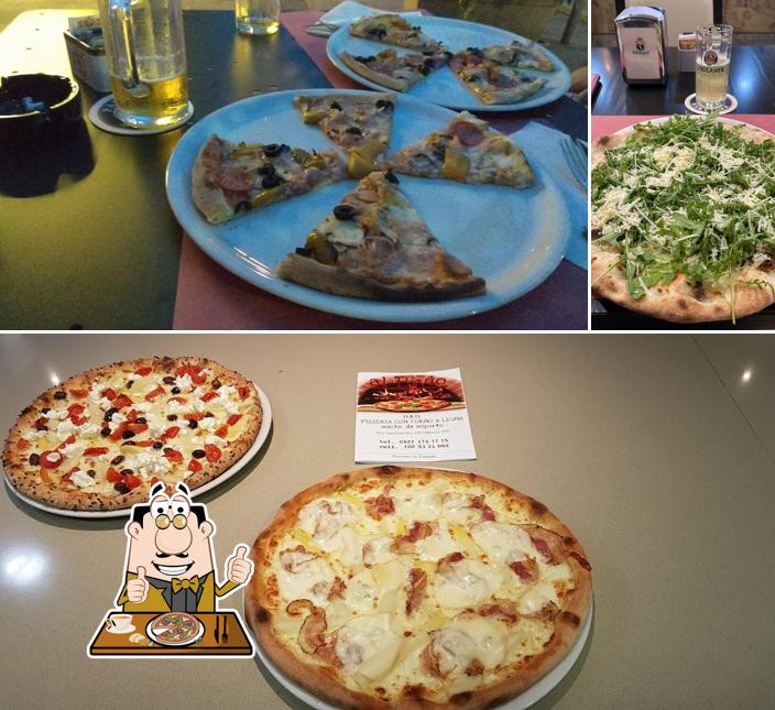 Scegli tra le svariate varianti di pizza