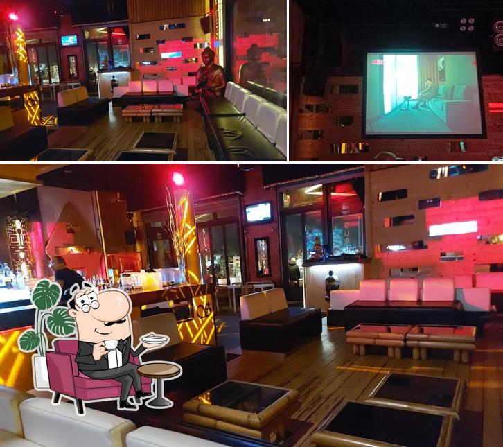 Dai un'occhiata agli interni di Surabaya06 Bar Discoteca