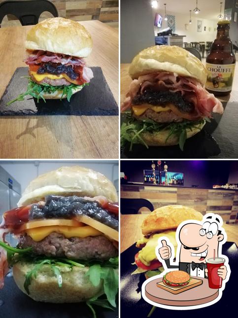 Prova un hamburger a Putbull Pub