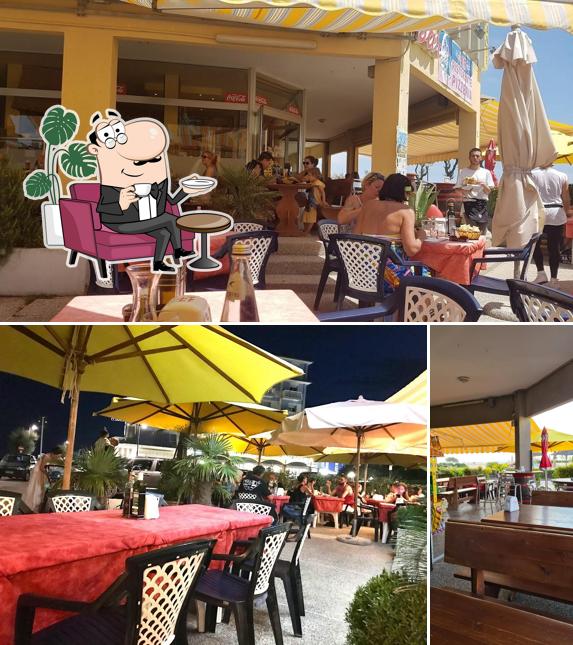 Gli interni di Onda Blu Beach Restaurant