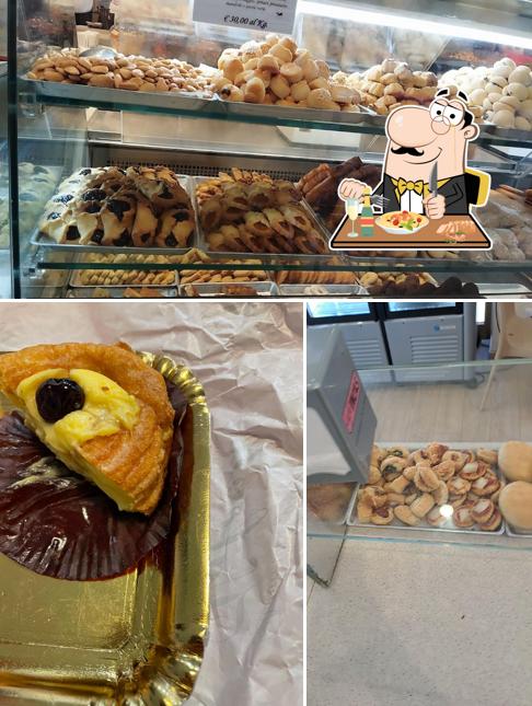 Guarda la immagine che raffigura la cibo e interni di Pasticceria Gelateria Valente