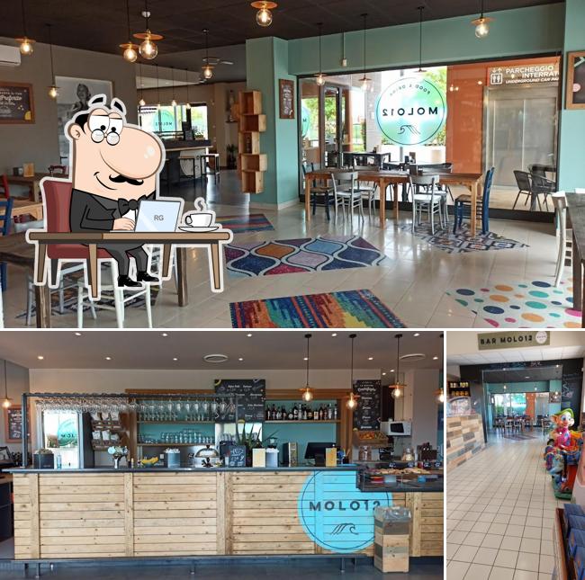 Dai un'occhiata agli interni di Bar Molo12