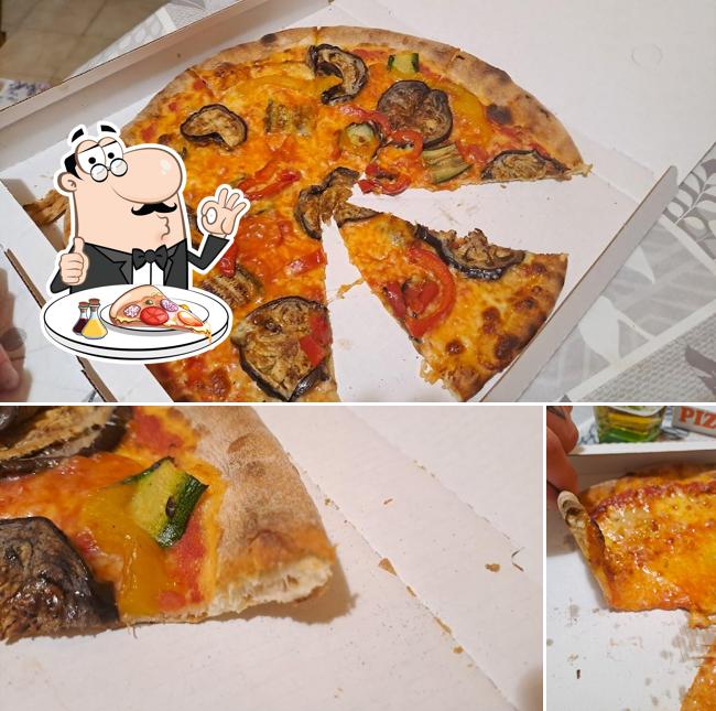 Ordina tra le svariate varianti di pizza