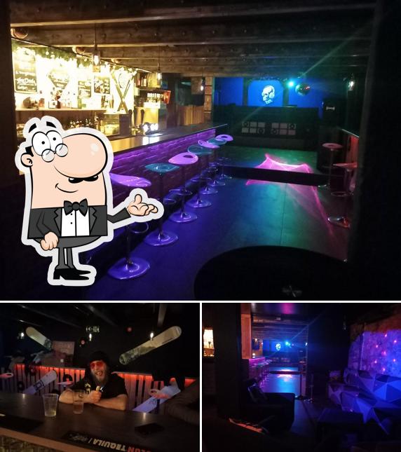 Dai un'occhiata agli interni di Black bar de nuit /Discoteque