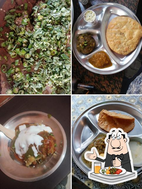 Food at Darshan Kachori wala
