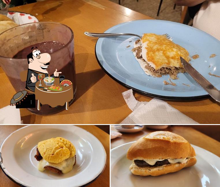 Platos en Café e um Chêro