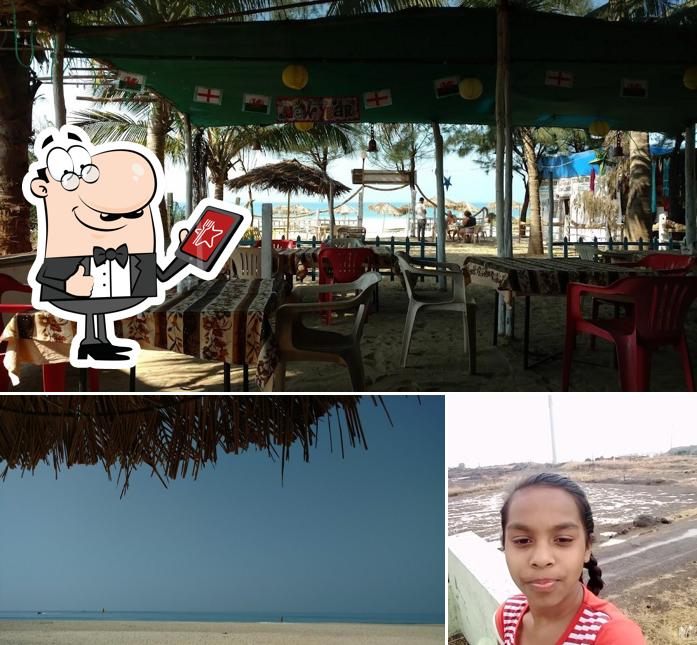 Check out how Samson’s Aquarian Bar and Restaurant looks outside