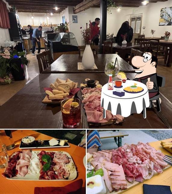 Piatto di formaggi al AI ROVI DI MORA