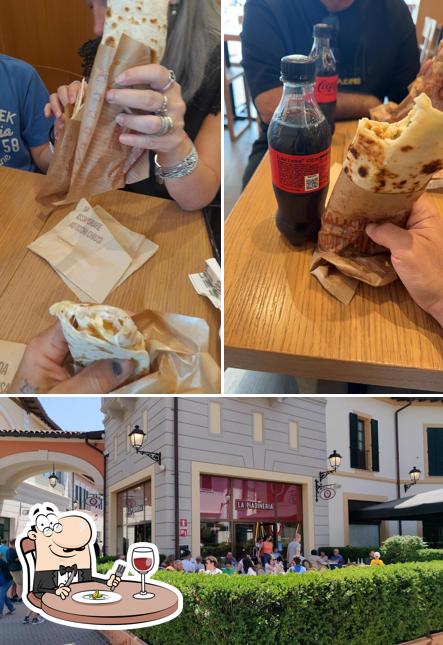 La immagine della cibo e esterno di La Piadineria