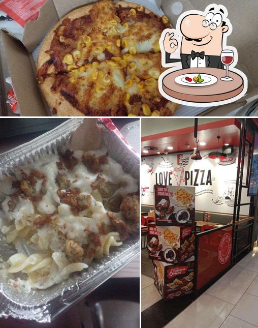 Food at Pizza Hut SG Highway, Ahmedabad