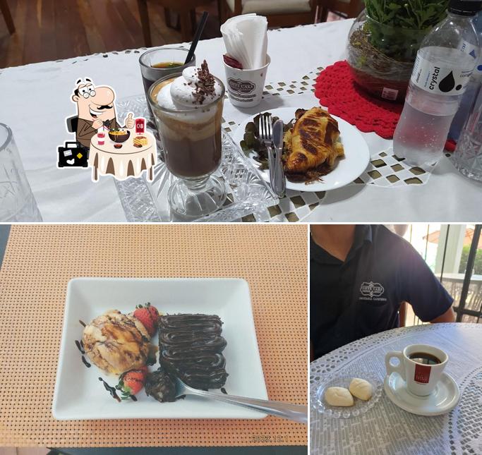 Comida em Cafeteria Coffe Cake Sabor e Arte