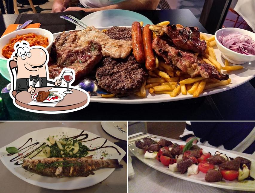 Ordina i un pasto a base di carne a Borik restaurant