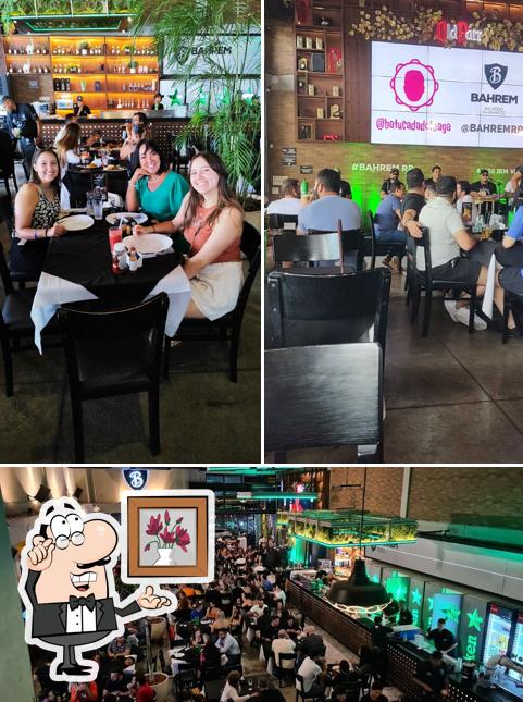 O interior do Bahrem Burger & Grill