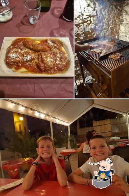 Taverna LA CAUTA si caratterizza per la cibo e interni