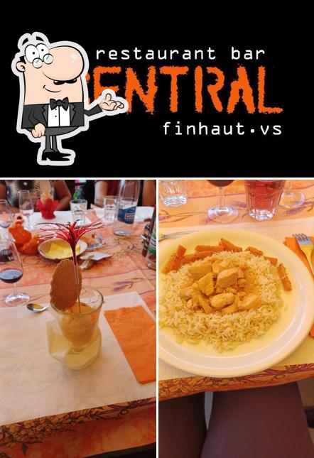 Dai un'occhiata agli interni di Café Central