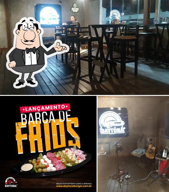 Veja imagens do interior do Daytona Burger & Beer