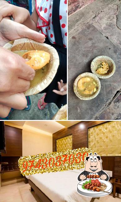 Among various things one can find food and interior at Oma Pahalwan Kachodi Wale