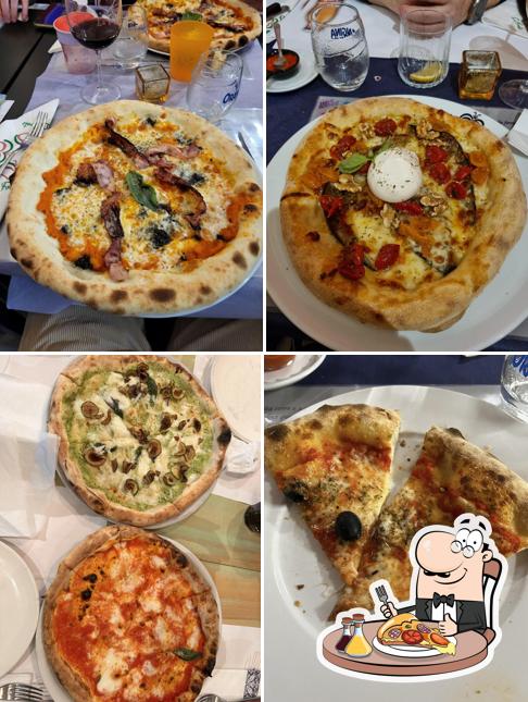 Scegli tra le svariate varianti di pizza