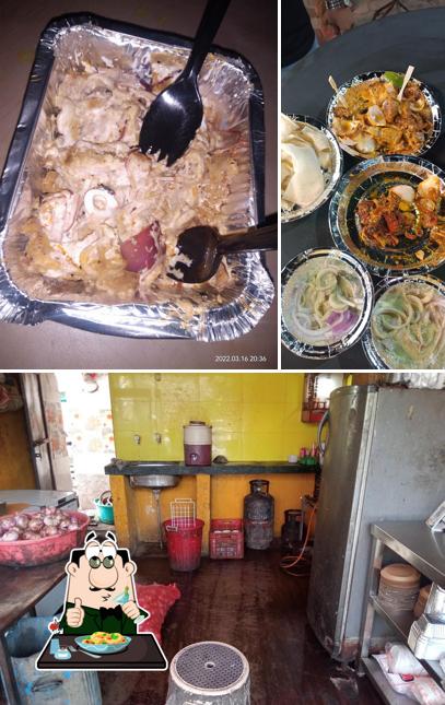 This is the picture showing food and interior at Sri Balaji Maharaj Delhi Ki Mashoor Soyabeen Chaap