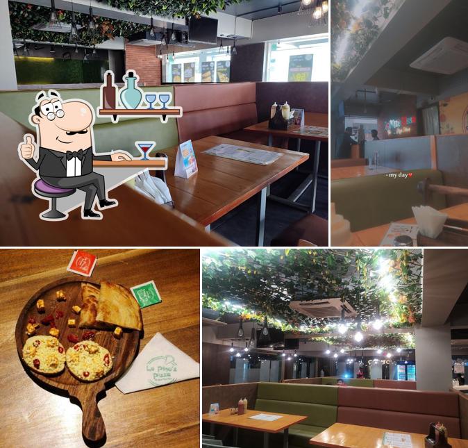 The interior of La Pino'z Pizza (Bhat)