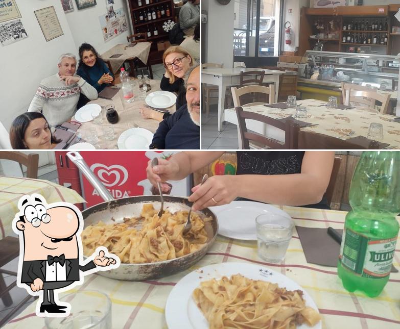 Siediti a un tavolo di Trattoria Nonna Rina