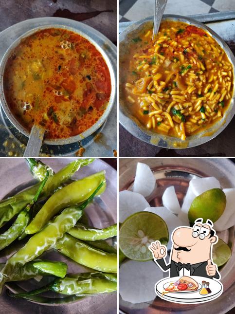 Pick pizza at Shree Ram Pavitra Bhojanalay (Daal Fry Wale)