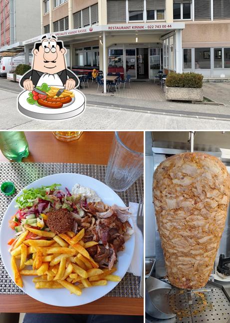Kinnik Café Restaurant si caratterizza per la cibo e interni