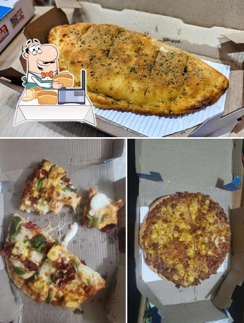 Garlic bread at Domino's Pizza Ranjit Nagar, Patiala