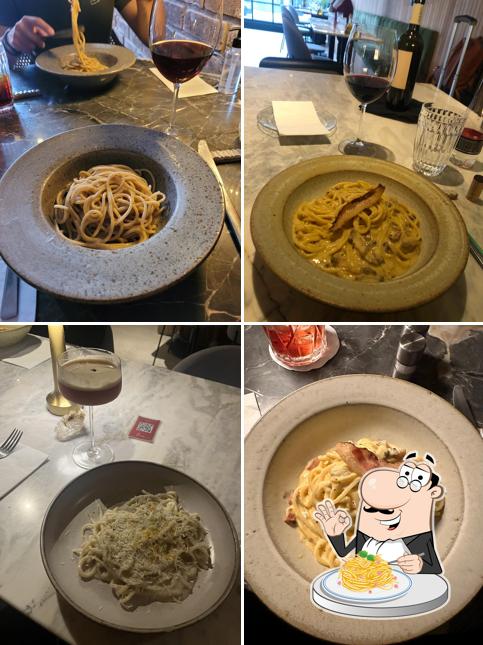 Espaguete carbonara em Romeo Cucina
