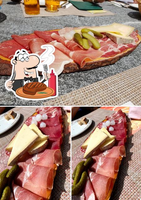 Prenditi i un pasto a base di carne a Capanna Lo Stallone
