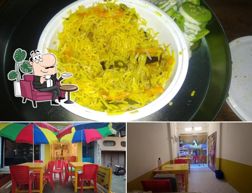 The photo of Fulko Luchi chaer adda’s interior and food