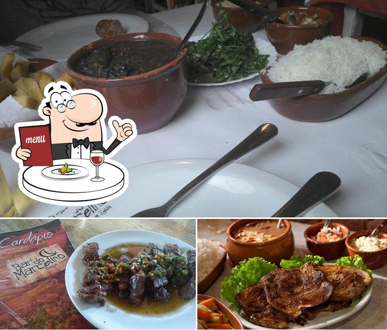 Entre diferentes coisas, comida e interior podem ser encontrados no Bar do Marcelino