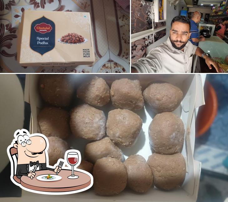 Food at Chotulal Sweets
