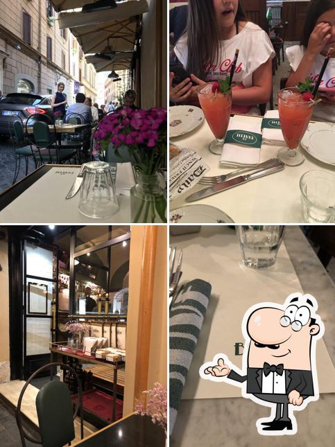 Dai un'occhiata agli interni di la buvette