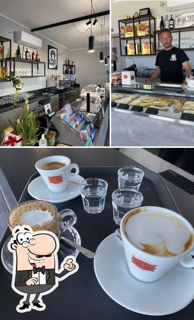 Guarda la foto che presenta la interni e cibo di Bar Coco Cafè