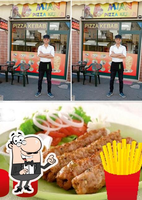 K2 kebab e Pizza BOARIO TERME si caratterizza per la interni e cibo