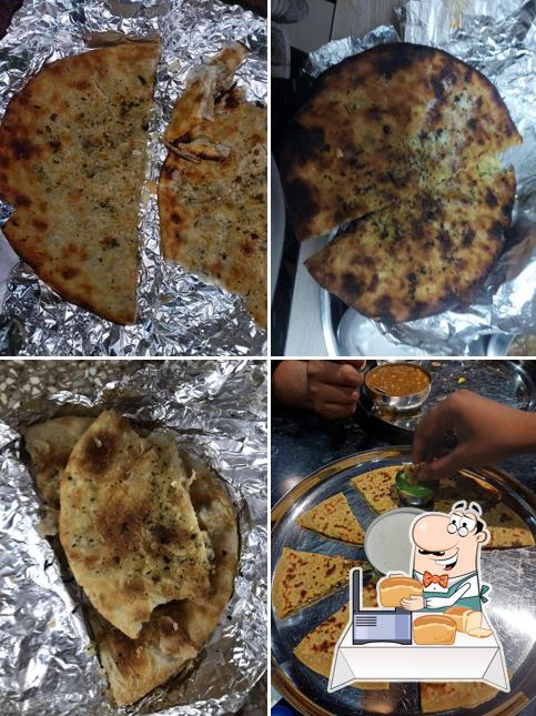 Garlic bread at Amritsari Kulcha (Branch 2)