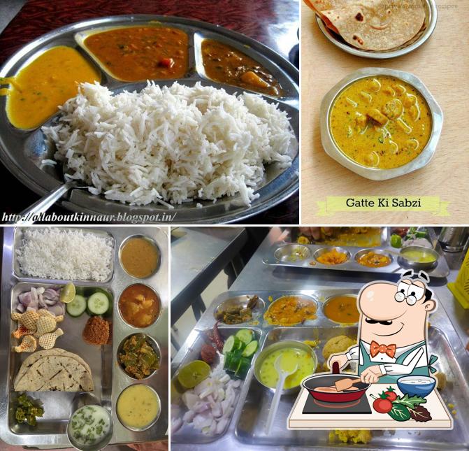 Chicken curry at Shree Voveshwar Bhojanalaya