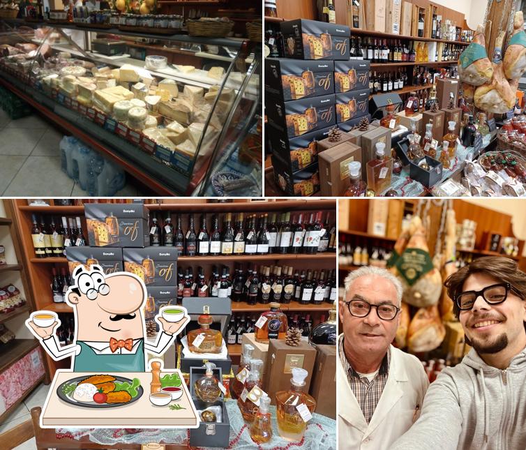 La foto di cibo e bevanda da Tradizione e Sapori - Salumeria Enoteca