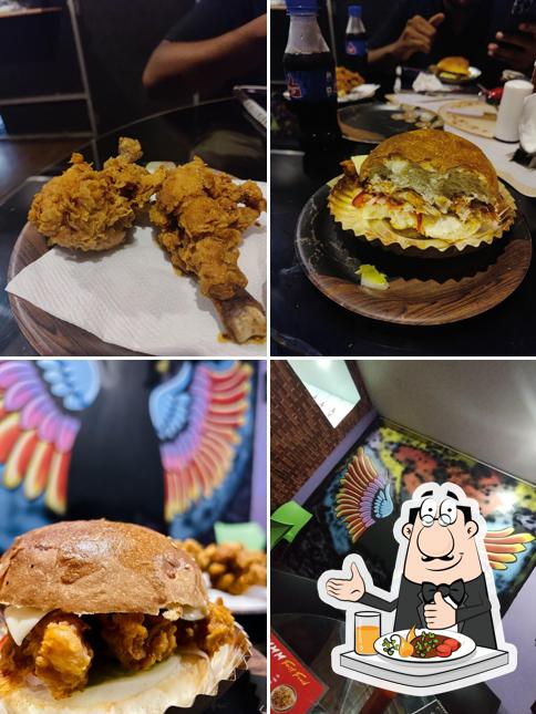 Food at MMM PIZZAHUT